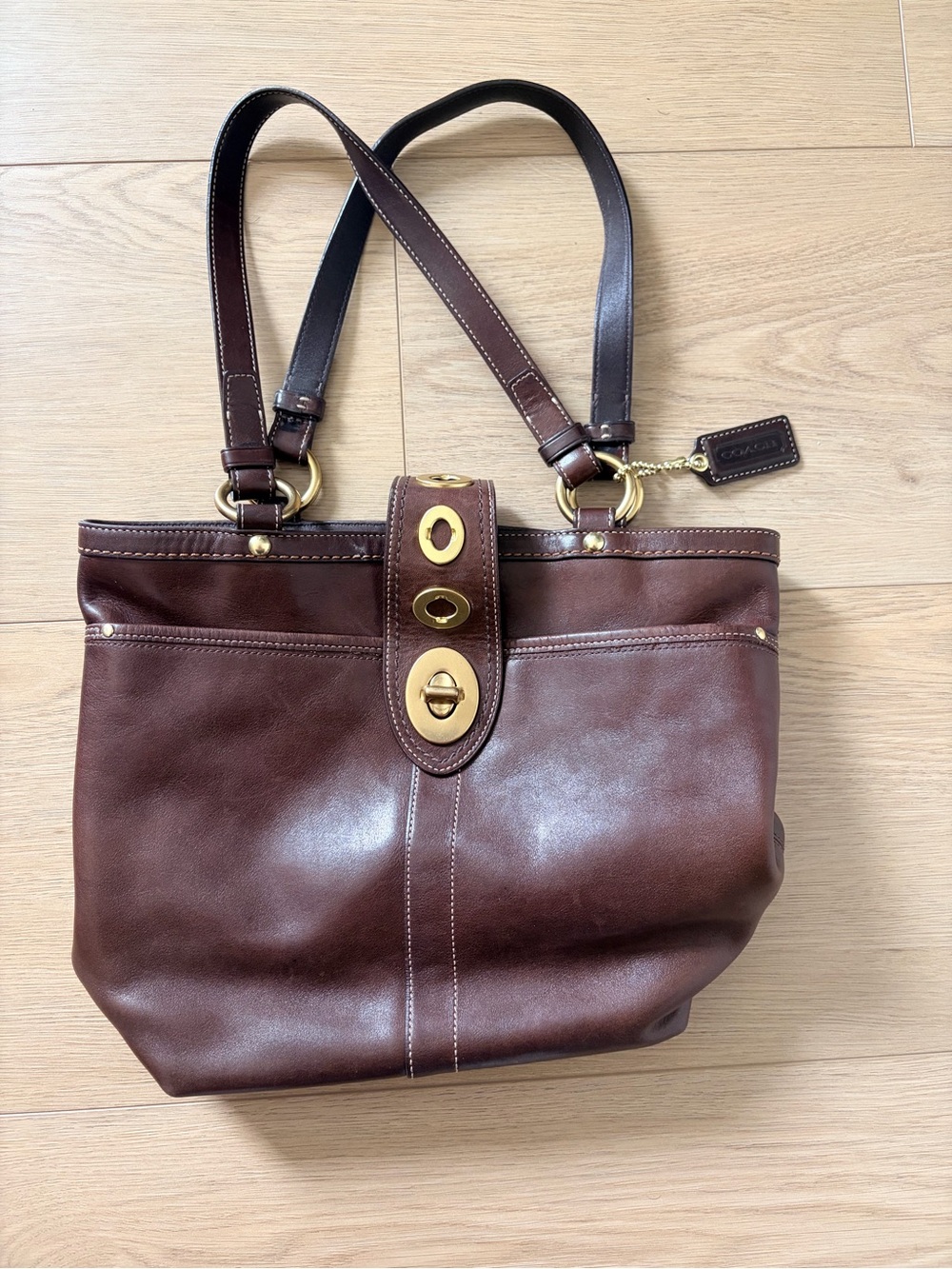 Coach Chocolate Leather Purse 👜